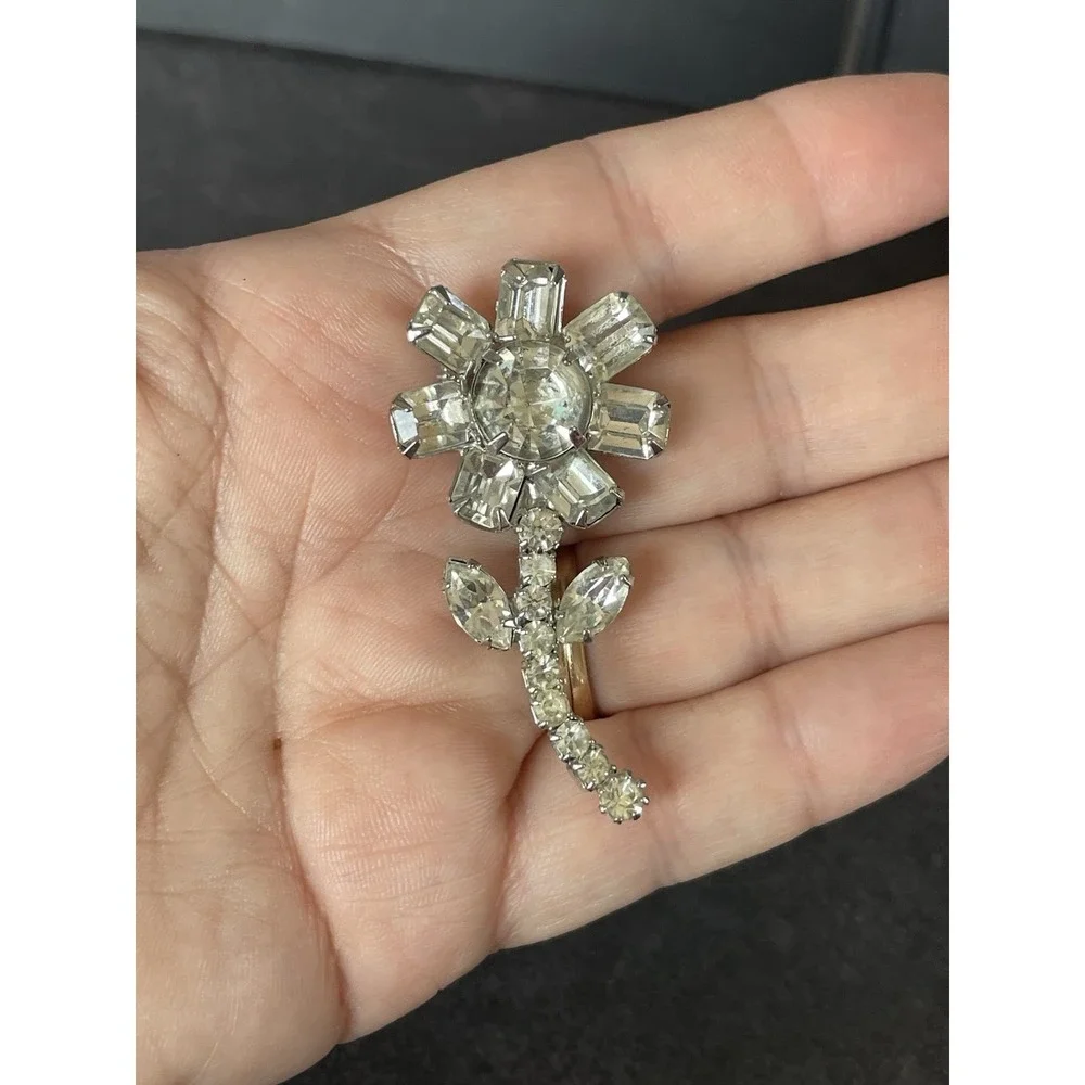 Vintage Silver Clear Rhinestone Flower Brooch Pin‎ Grandma's Jewelry Prong Set